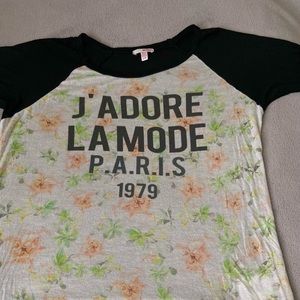 2 Long sleeve cut wrist . Flower pattern , word t-shirt